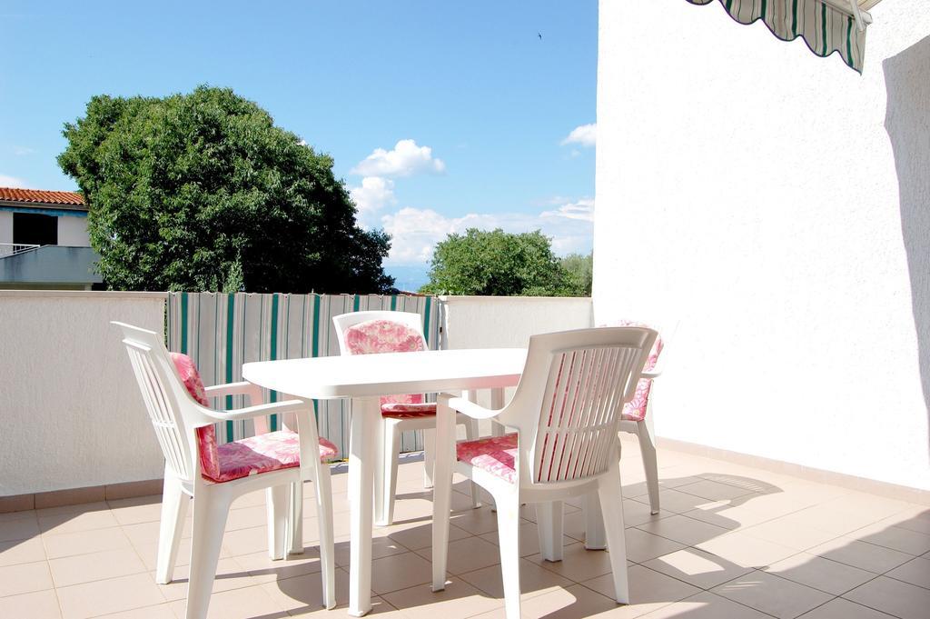Apartments Klic Малинска Экстерьер фото